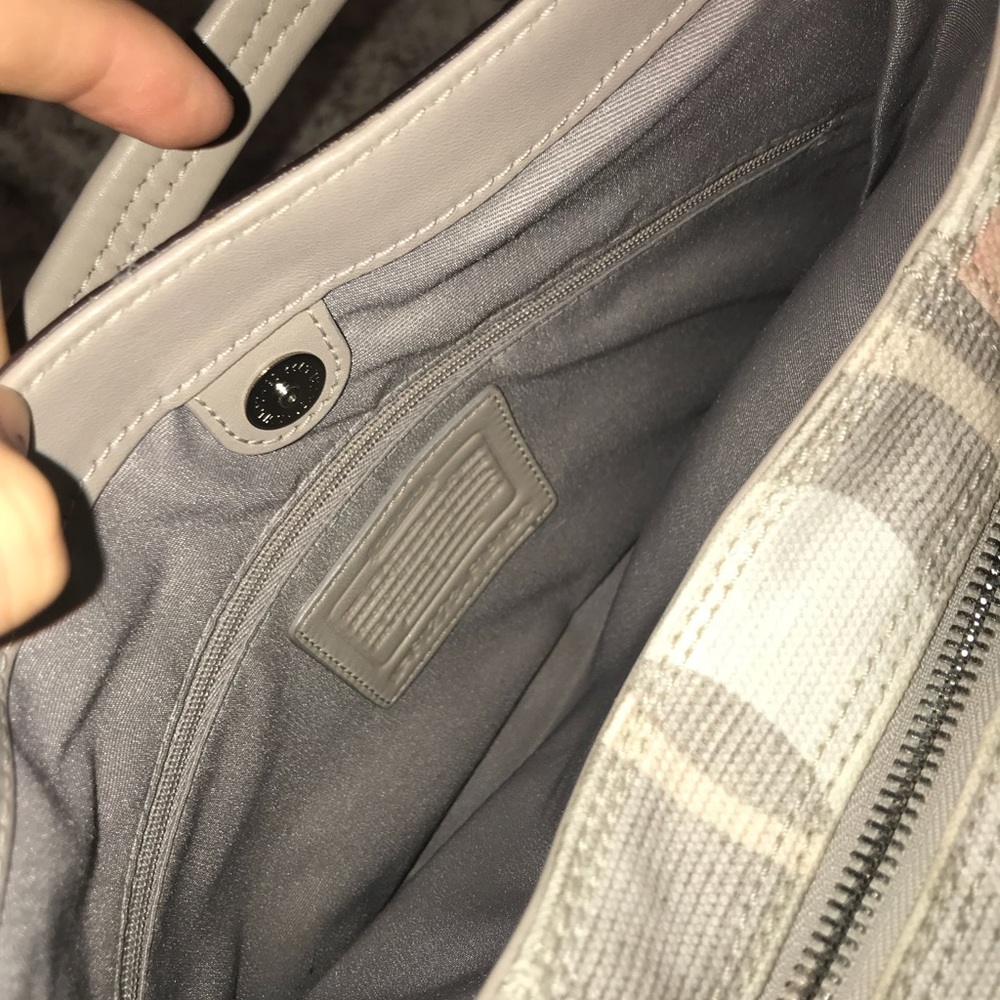 Unique Coach Purse - Picture 7 of 9